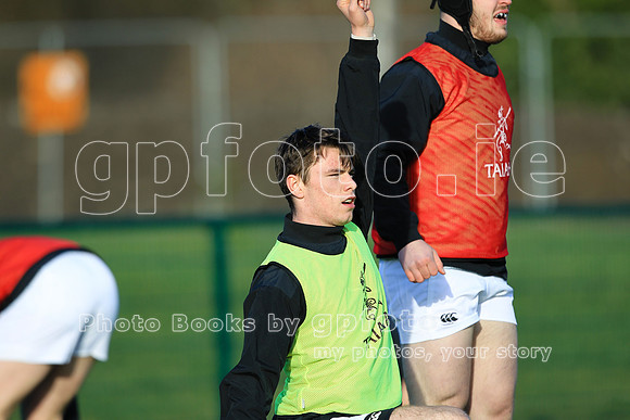 Join the "Target List" for more photos of your player next match.