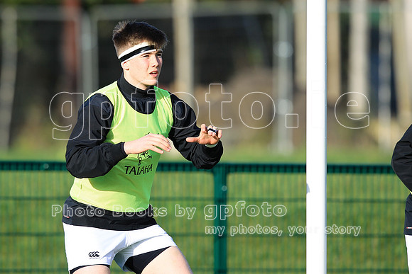 Join the "Target List" for more photos of your player next match.