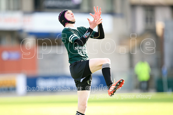 Join the "Target List" for more photos of your player next match.