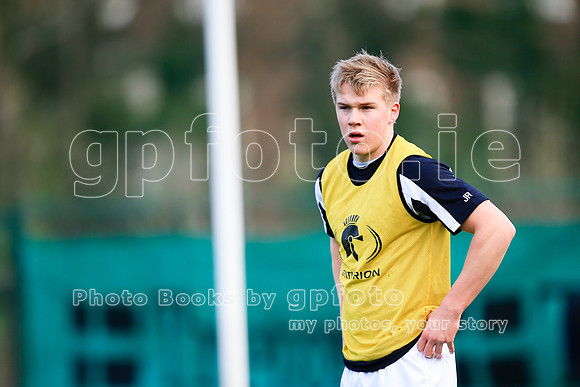 Join the "Target List" for more photos of your player next match.