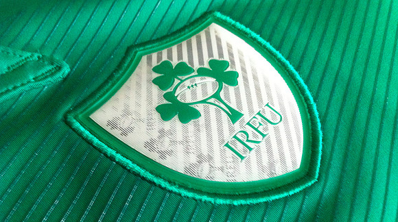 irfu-crest-rugby-world-cup-jersey-players-fit-20111